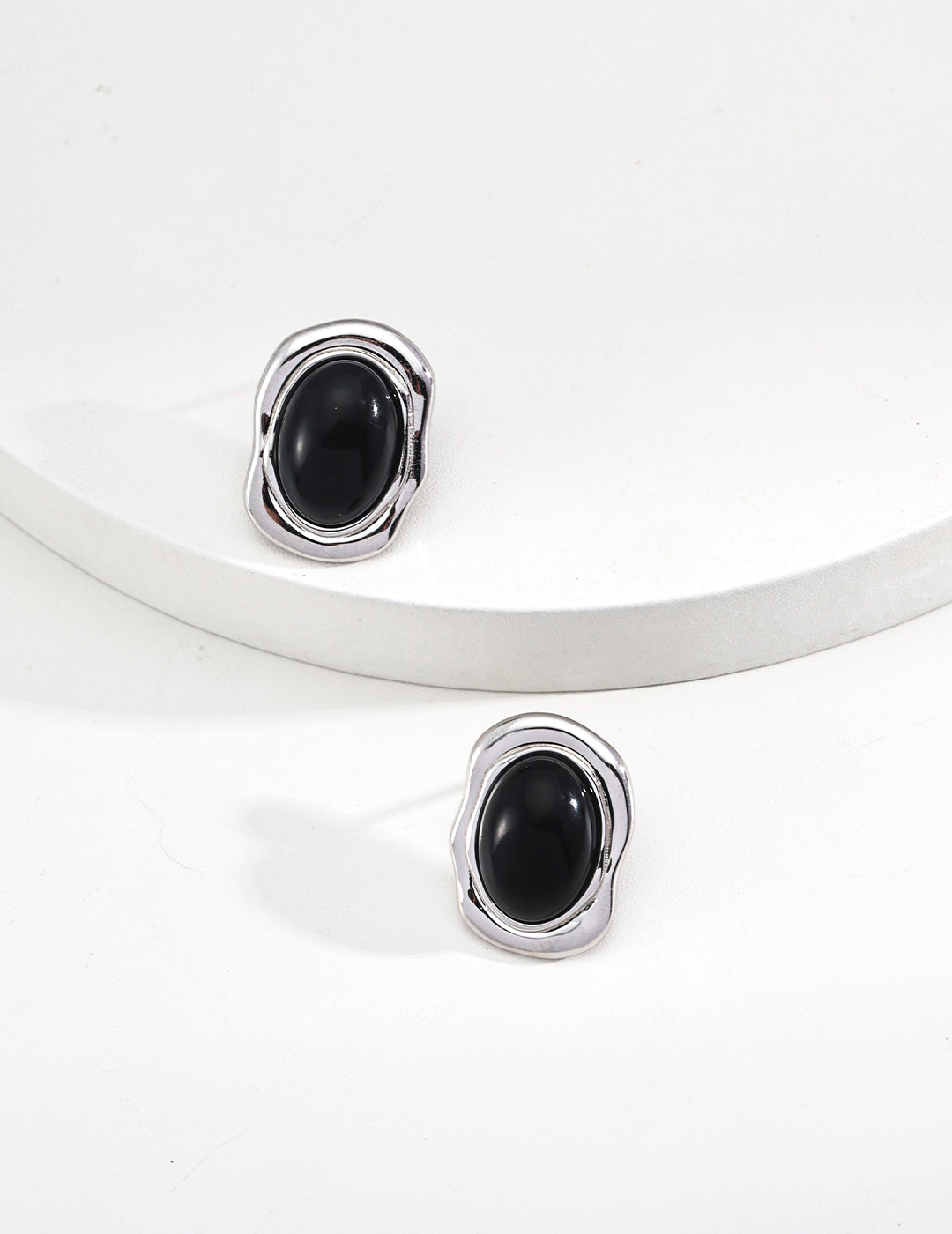 Black Onyx/Mother-Of-Pearl Earrings(E01243)