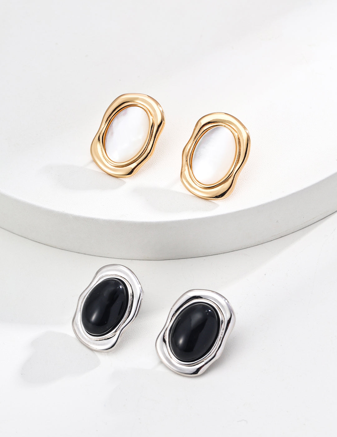 Black Onyx/Mother-Of-Pearl Earrings(E01243)