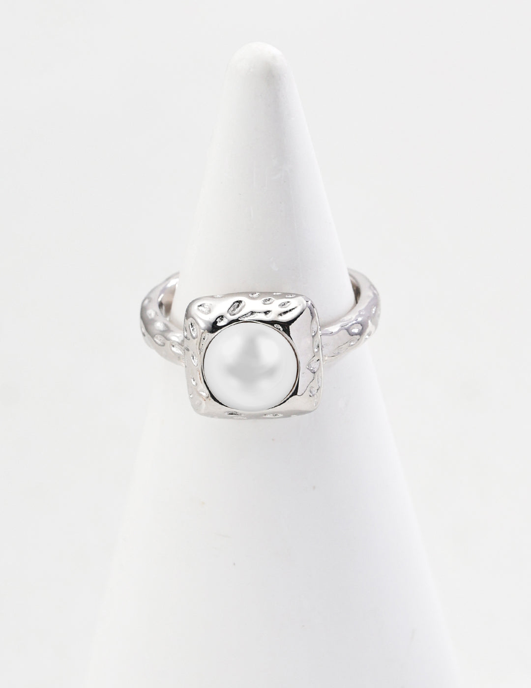 Simple Natural Pearl Ring