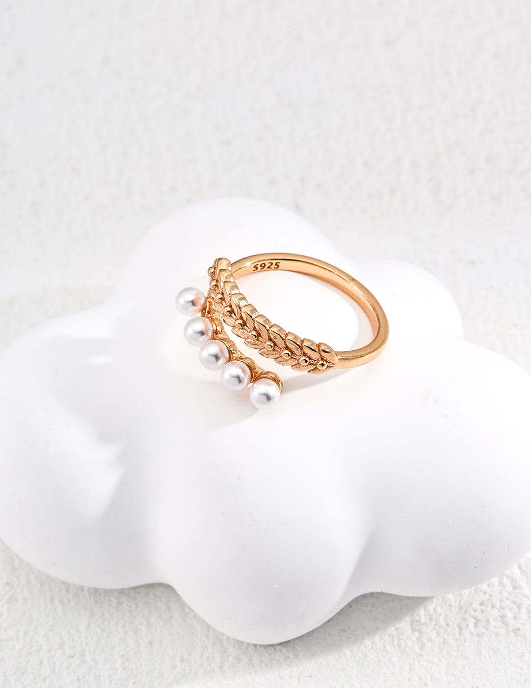 Designer Imitation Pearl Ring